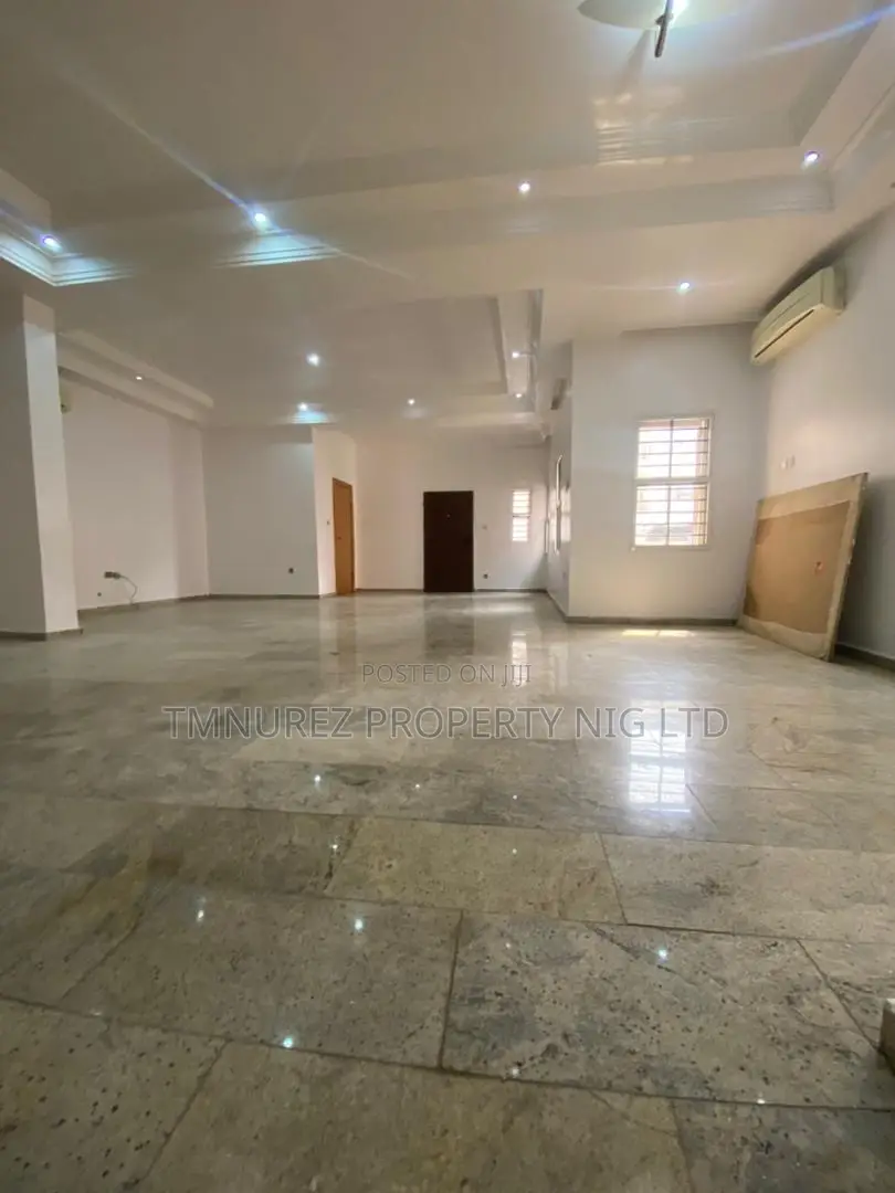 4bdrm Duplex in Off Admiralty, Lekki Phase 1 for rent