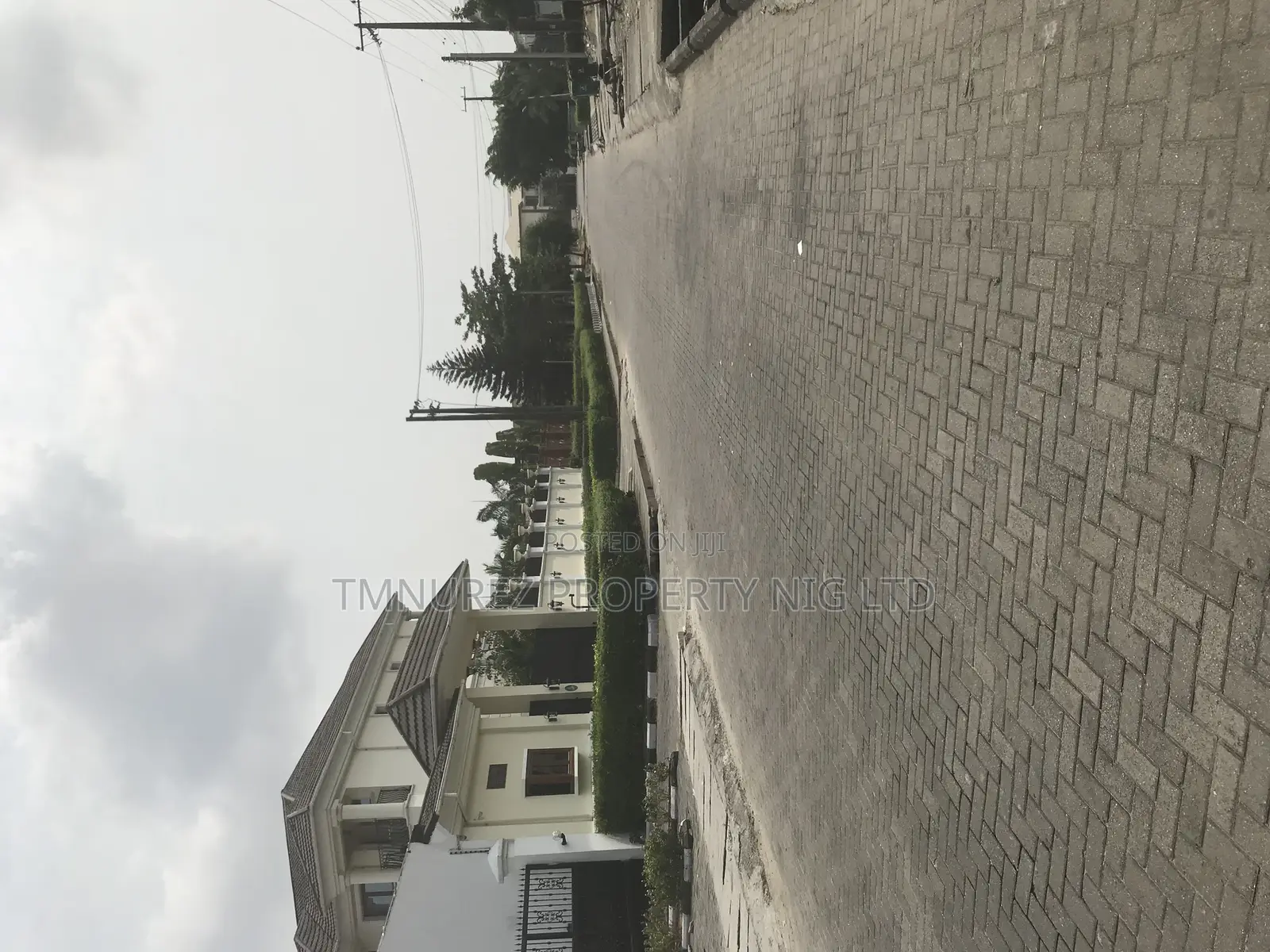 4bdrm Duplex in Off Admiralty, Lekki Phase 1 for rent