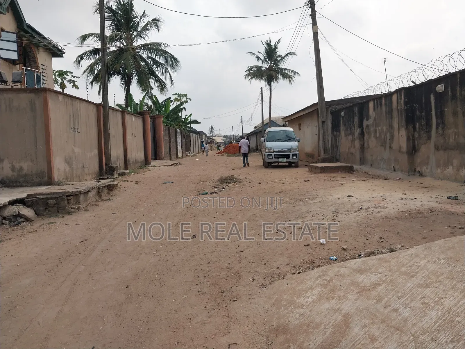 3bdrm Block of Flats in Estate, Ikotun / Ikotun/Igando for sale