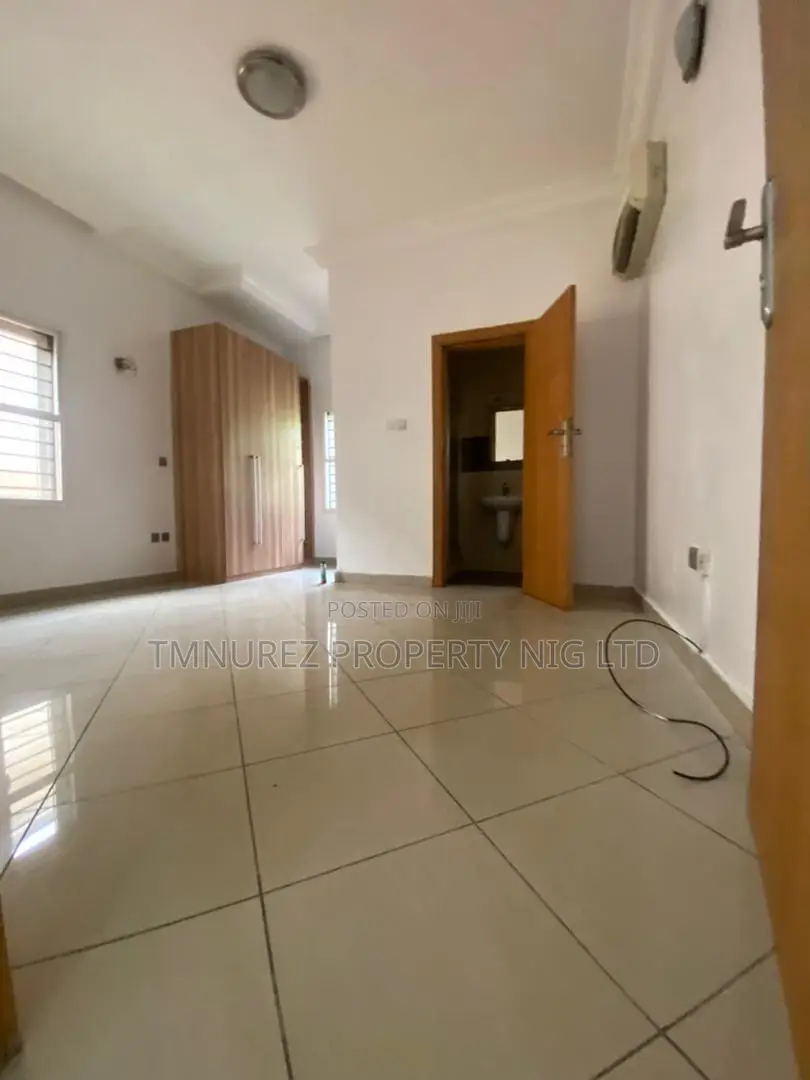 4bdrm Duplex in Lekki Off Admiralty for rent
