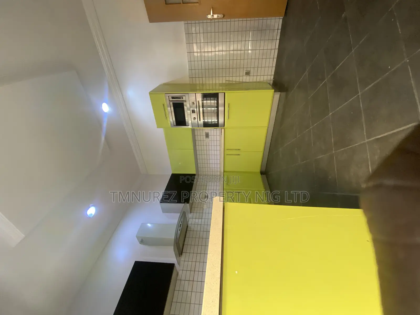 4bdrm Duplex in Off Admiralty, Lekki for rent