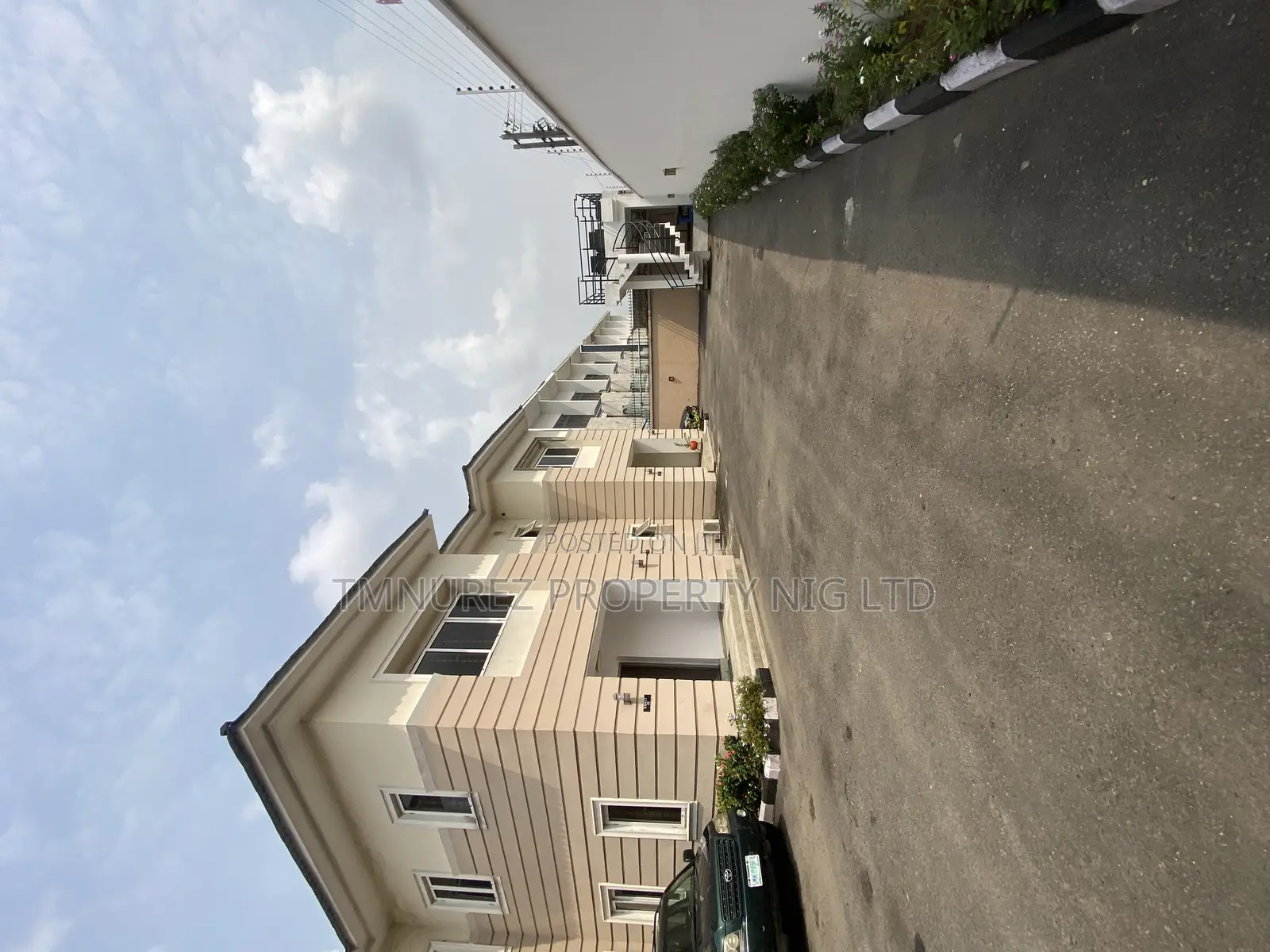 4bdrm Duplex in Off Admiralty, Lekki for rent