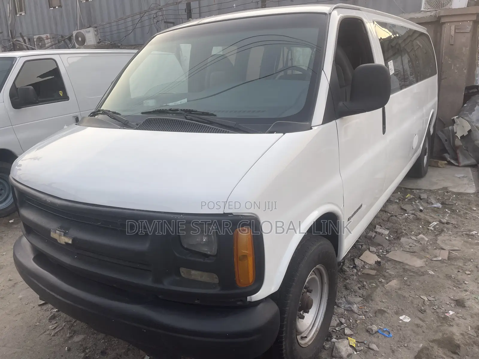 Ford E350 2005 White