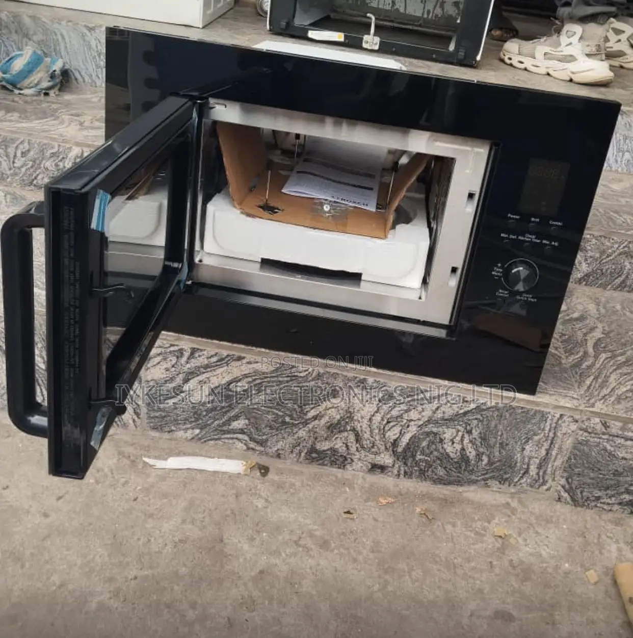 Original BOSCH Luxury 25litters Inbuilt Microwave 600cm Etc.
