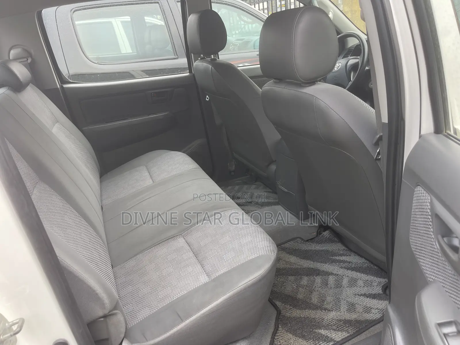 Toyota Hilux 2015 White