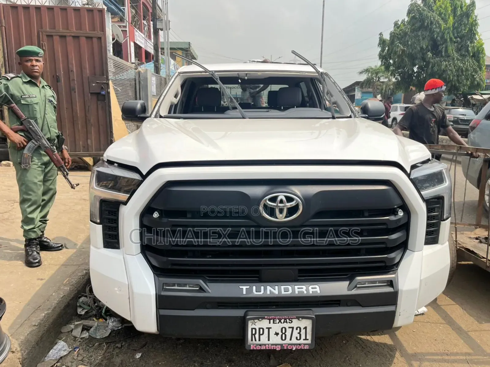 Toyota Tundra 2024 Windscreen Installation