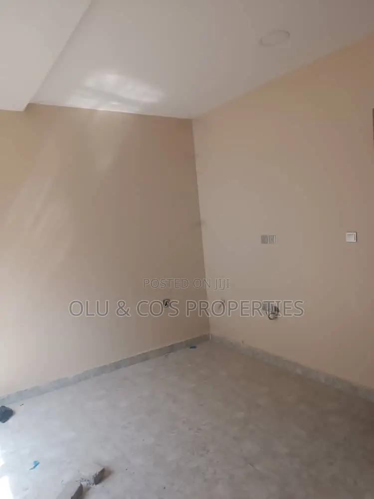 4bdrm Townhouse / Terrace in Palm Heights Estate, Lugbe District