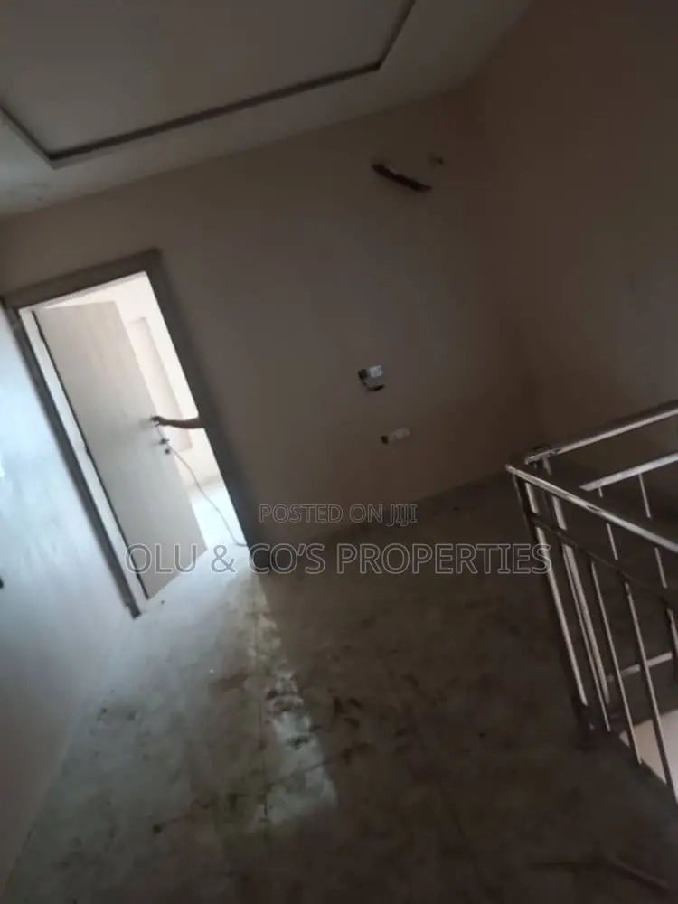 4bdrm Townhouse / Terrace in Palm Heights Estate, Lugbe District