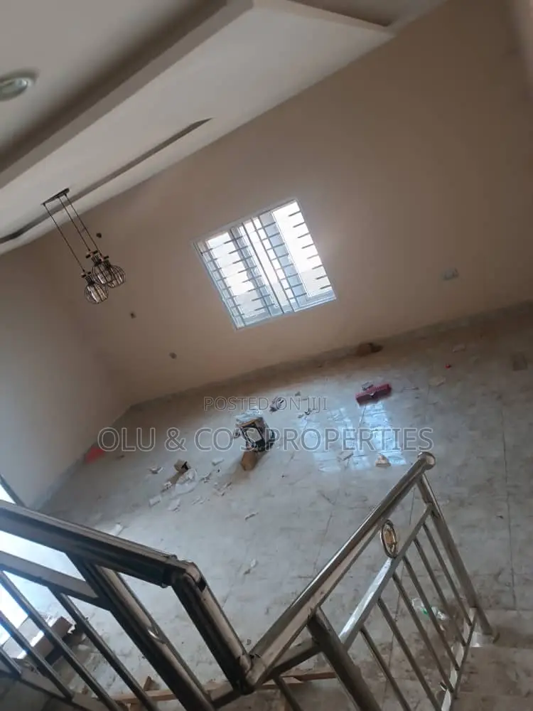 4bdrm Townhouse / Terrace in Palm Heights Estate, Lugbe District