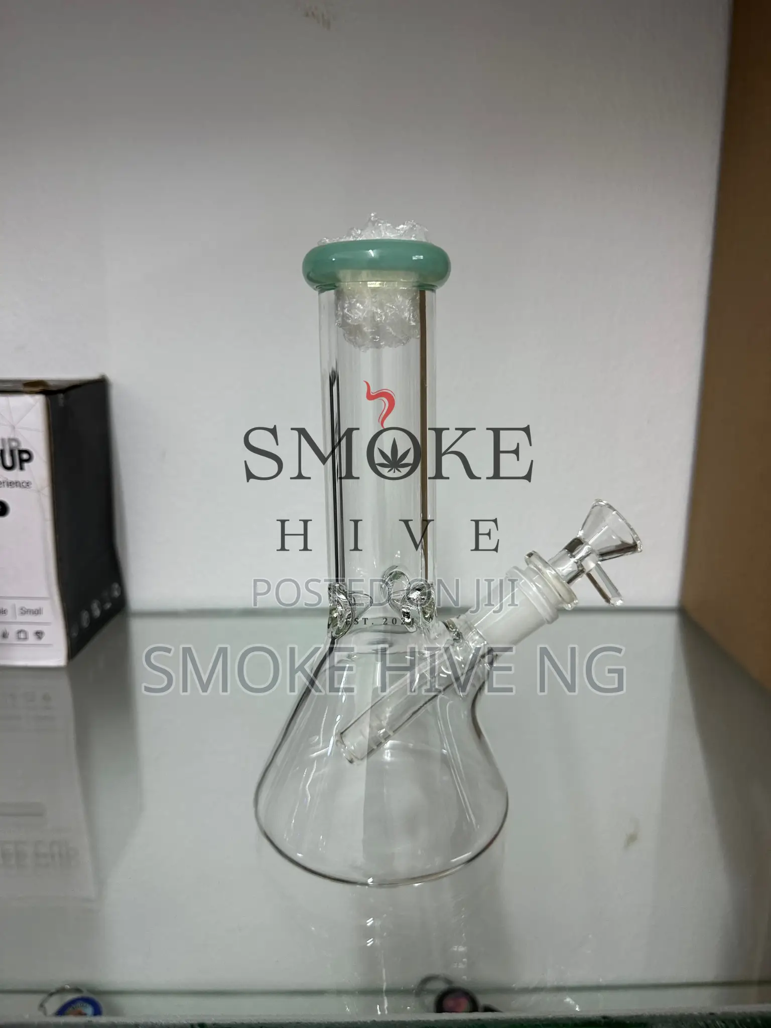 Gorilla Design Glow-in-the-Dark Glass Bong