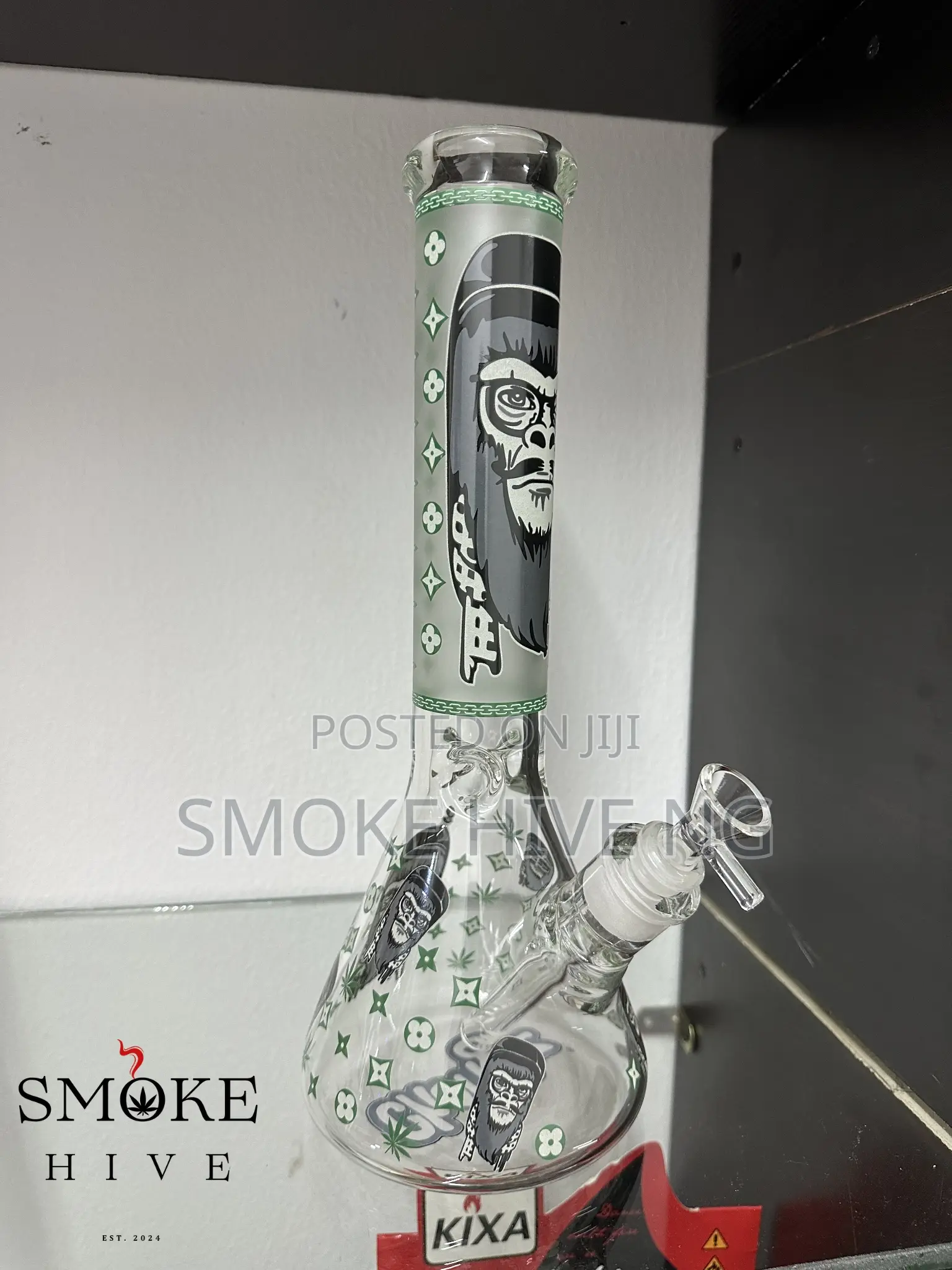 Gorilla Design Glow-in-the-Dark Glass Bong