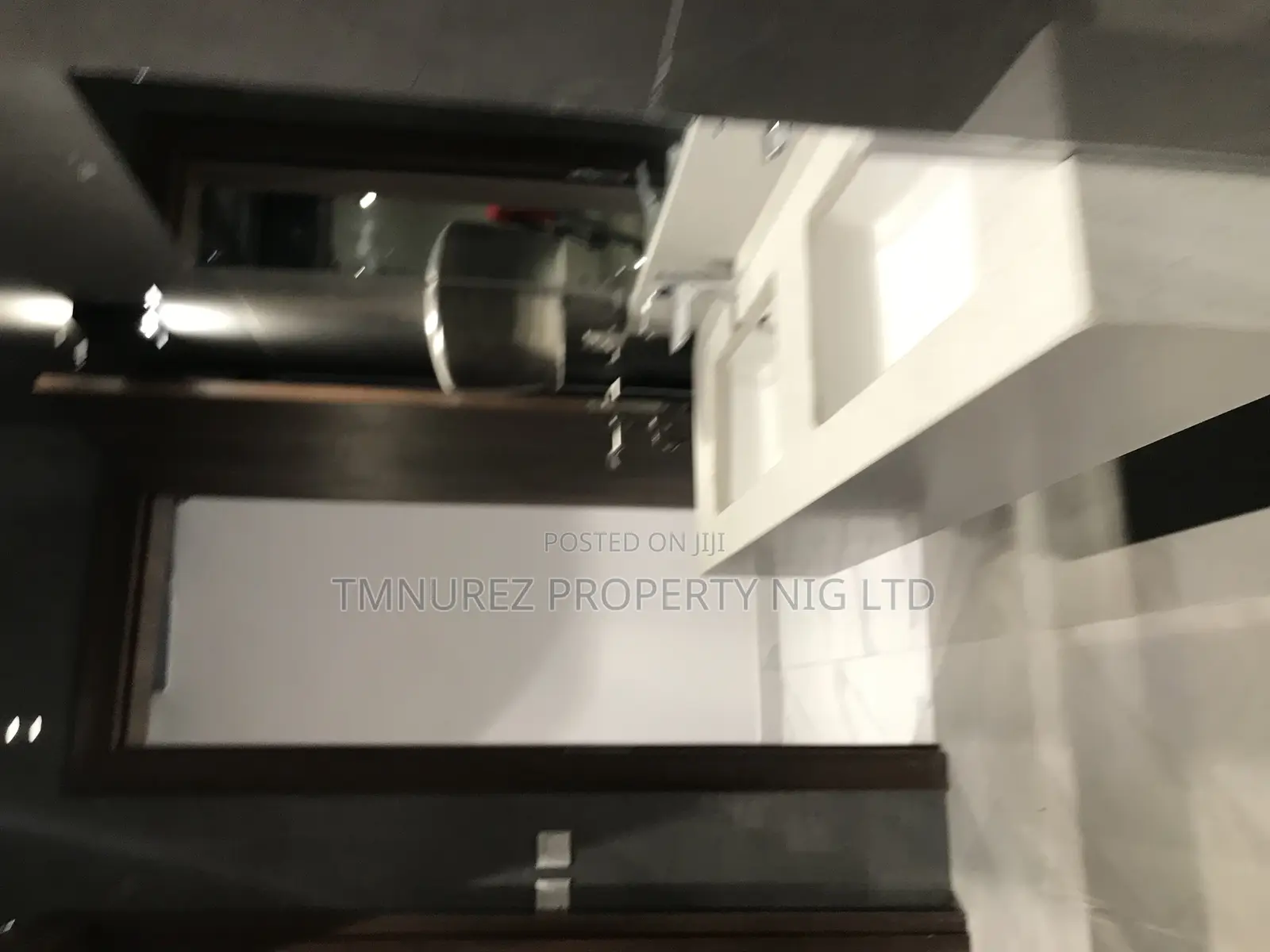 Shop Space in a Mall at Vi for Rent
