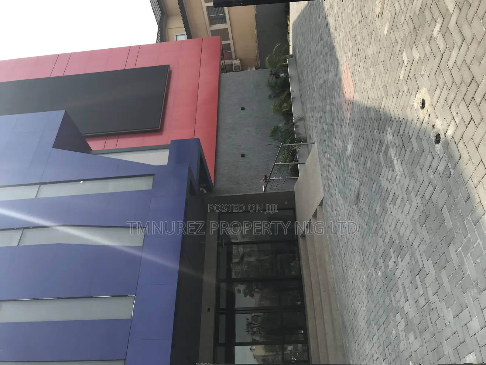 Shop Space in a Mall at Vi for Rent