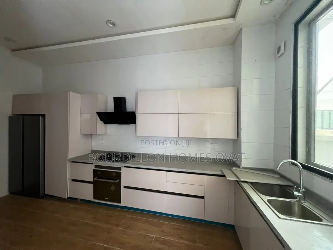 4bdrm Duplex in Lekki Phase 1 for sale