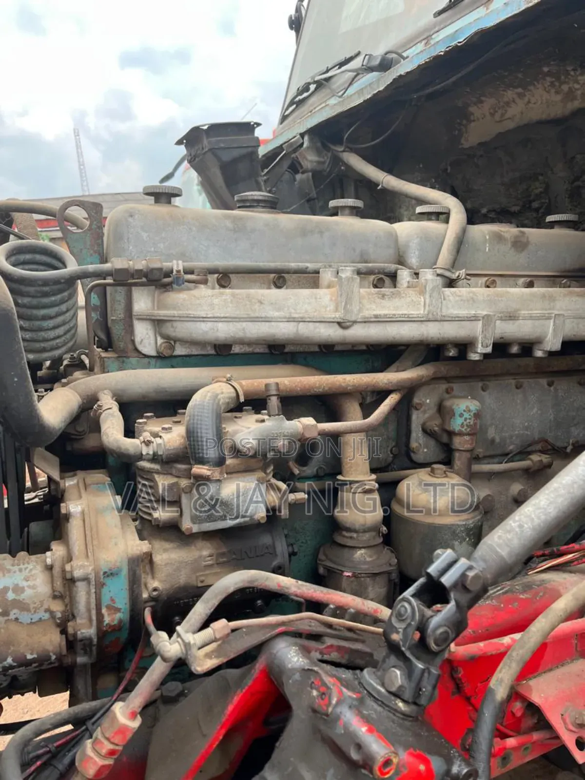 Scania 112 Tipper Truck 12 Tyres - Direct Belgium