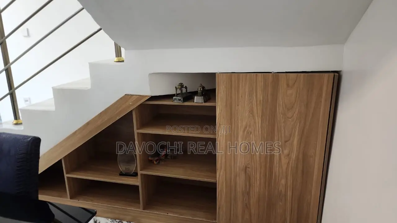 Furnished 4bdrm Duplex in Meadow Hall School, for rent