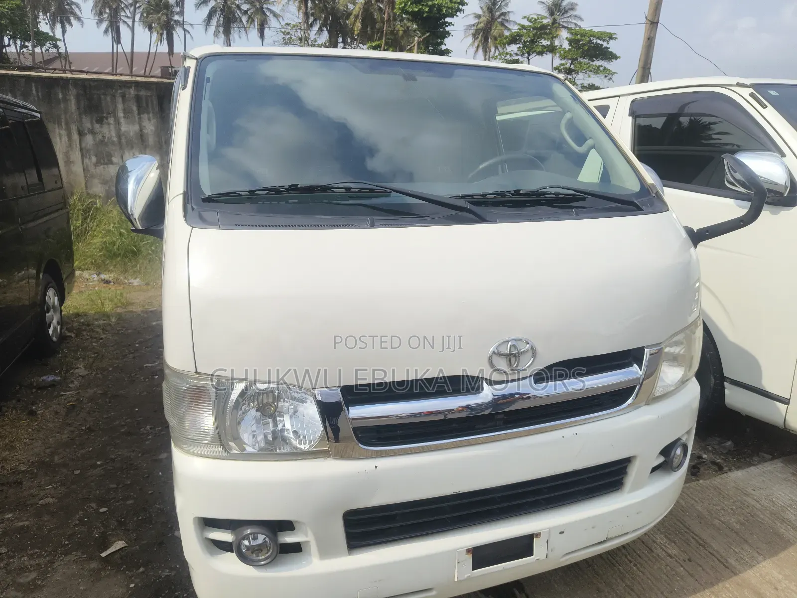 Toyota HiAce 2013 White