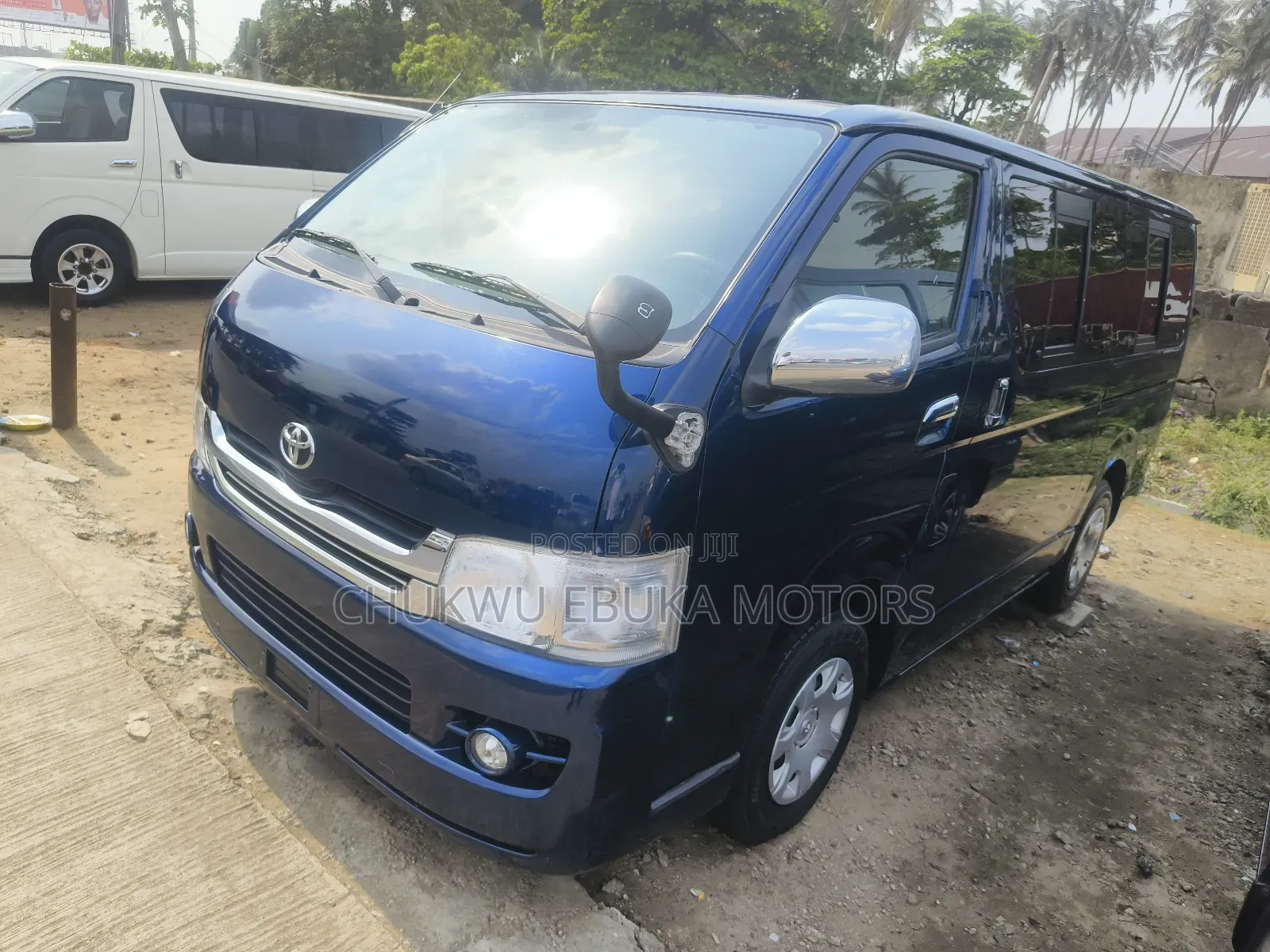 Toyota HiAce 2014 Blue