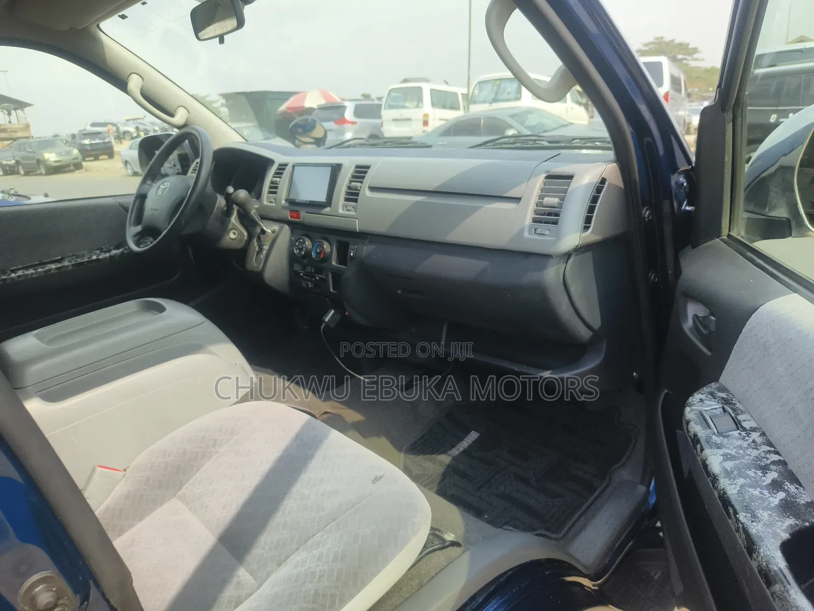 Toyota HiAce 2014 Blue