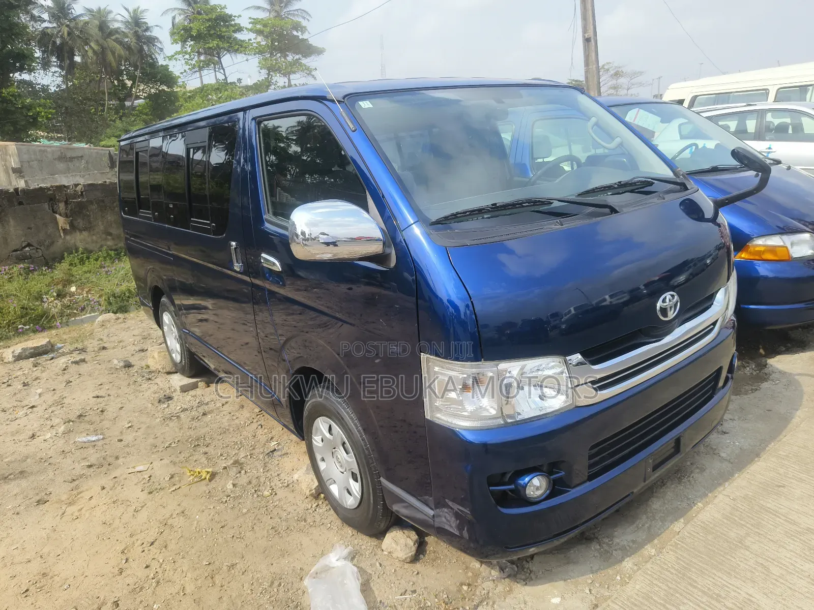 Toyota HiAce 2014 Blue