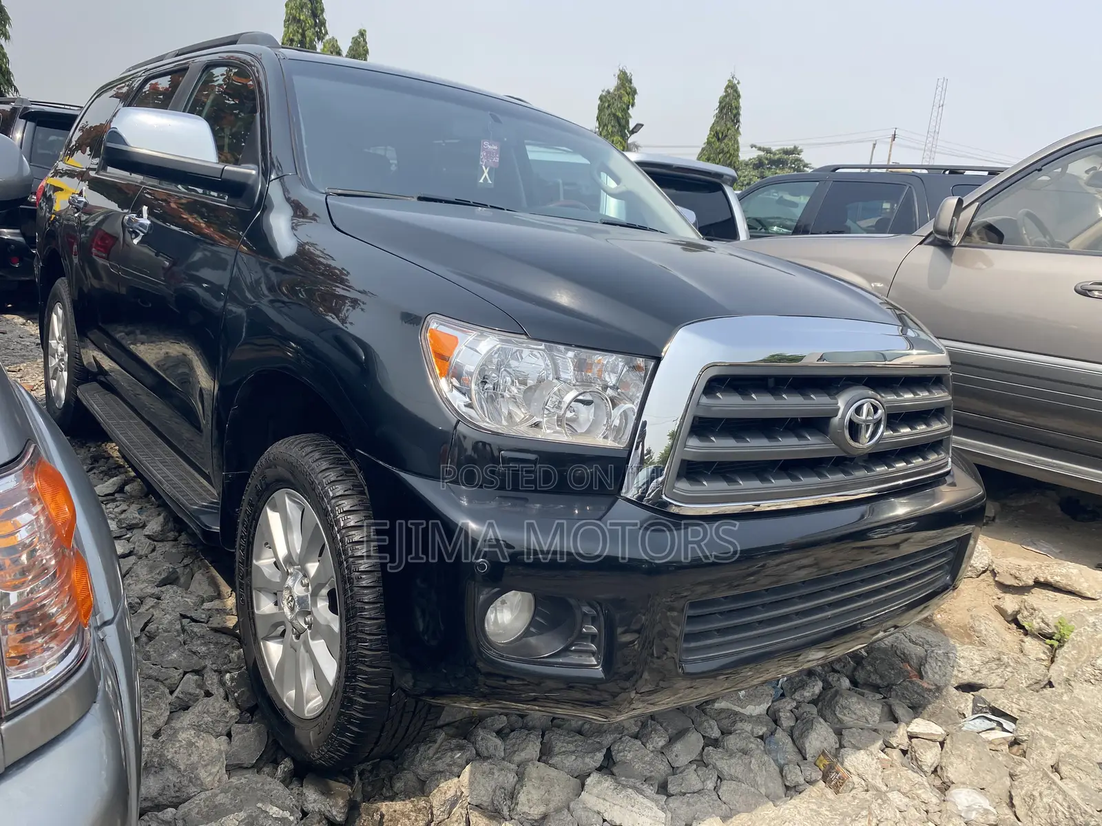 Toyota Sequoia Platinum 4dr SUV (5.7L 8cyl 6A) 2016 Black