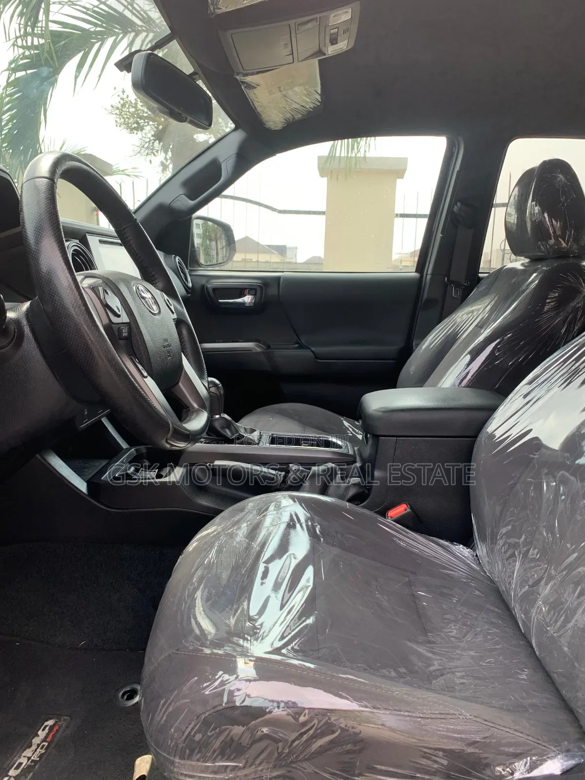 Toyota Tacoma SR5 2017 Gray