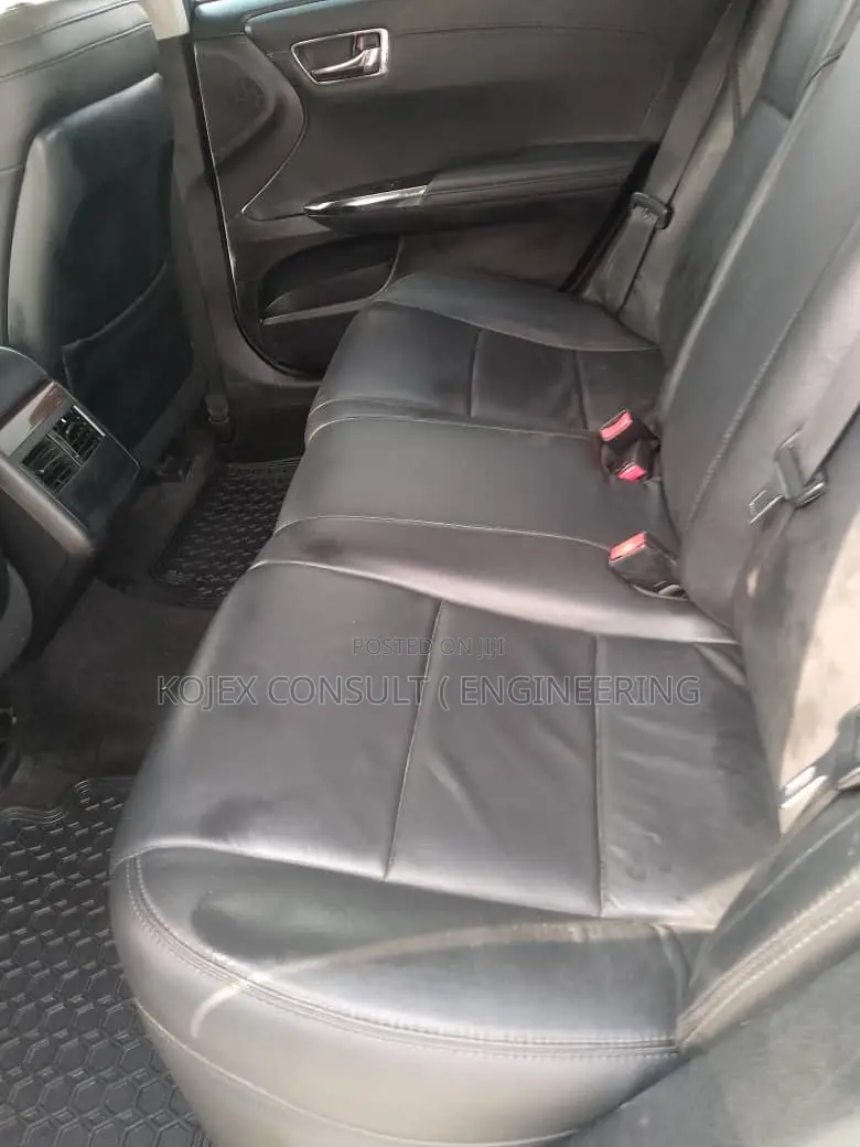 Toyota Avalon XLE Touring 4dr Sedan (3.5L 6cyl 6A) 2014 Gray