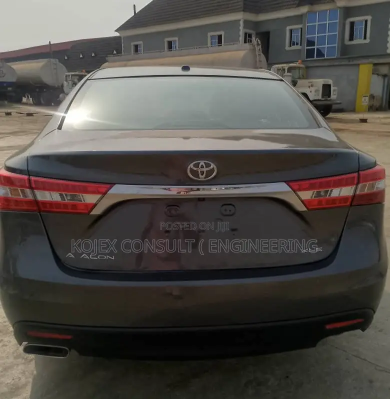 Toyota Avalon XLE Touring 4dr Sedan (3.5L 6cyl 6A) 2014 Gray