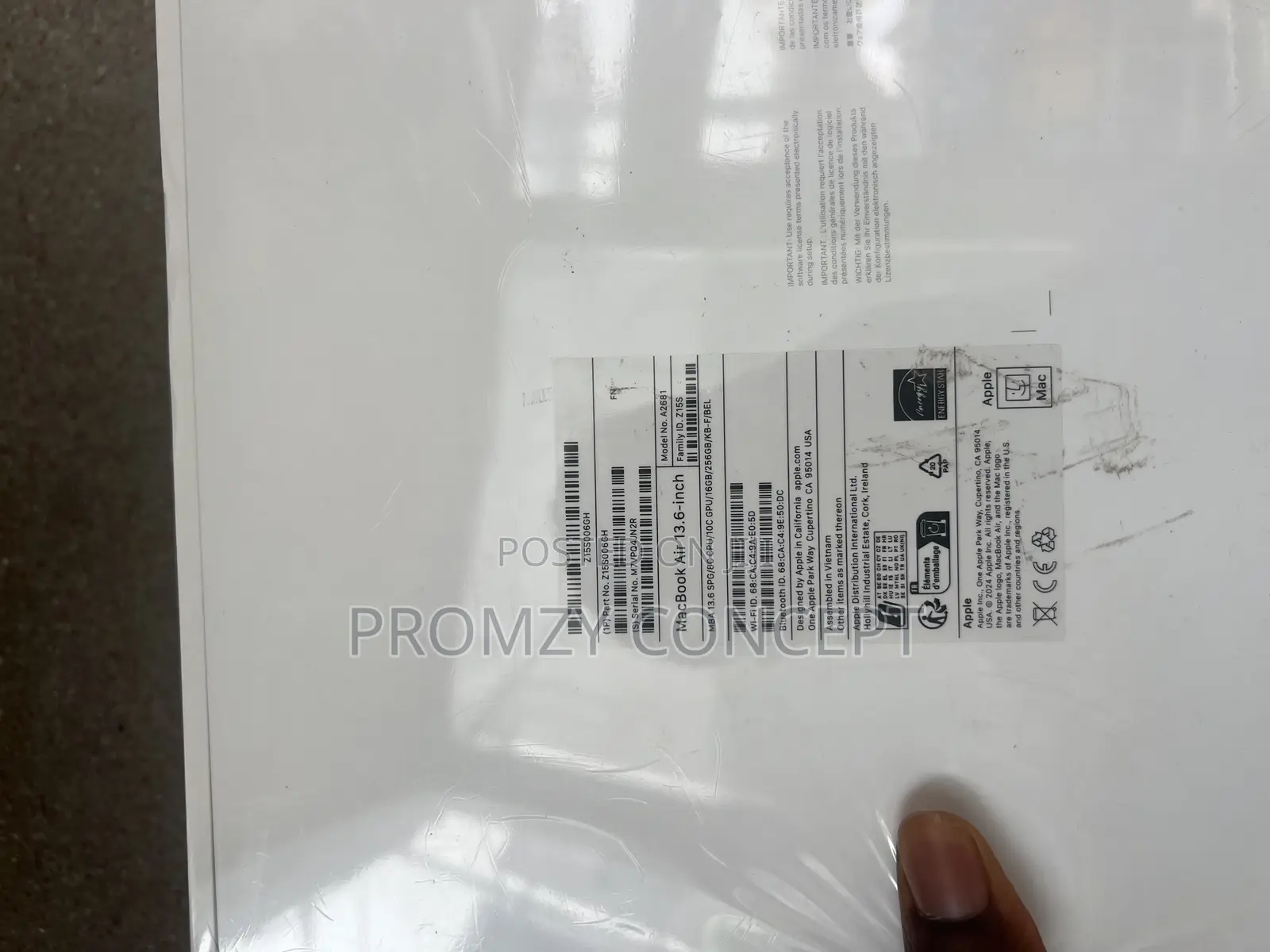 New Laptop Apple MacBook Air 2022 M2 16GB Apple M2 SSD 256GB
