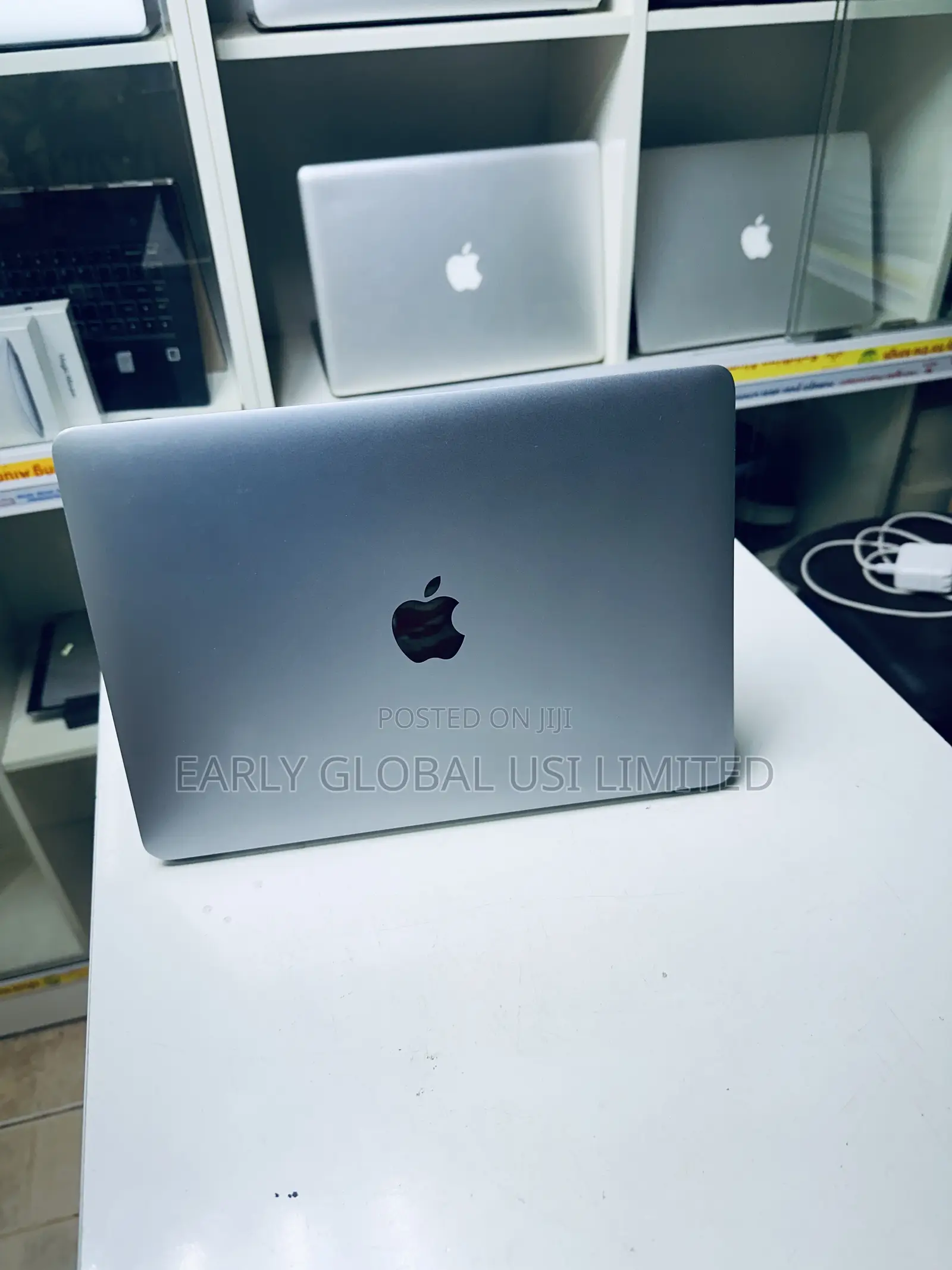 Laptop Apple MacBook 2017 8GB Intel Core I5 SSD 256GB