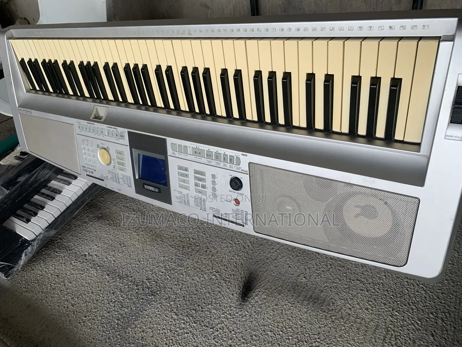 Yamaha Dgx305 Durable Keyboard