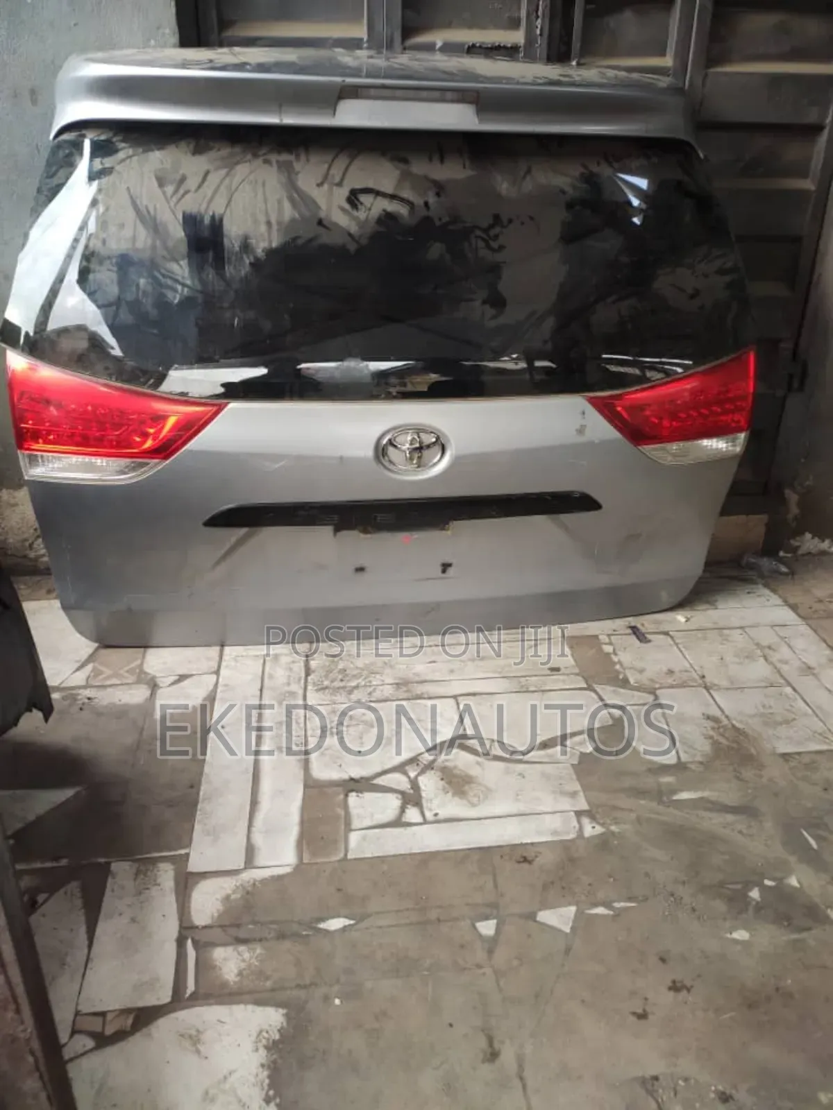 Complete Booth For Toyota Sienna 2013 Model