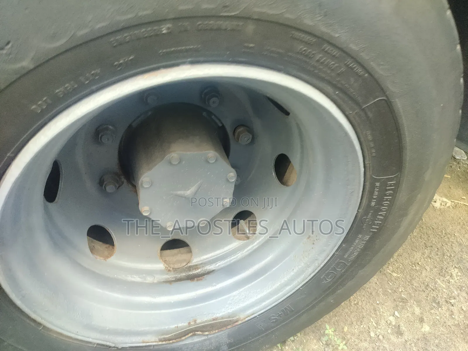 Mercedes Benz 1320 Truck With 8 Bolt