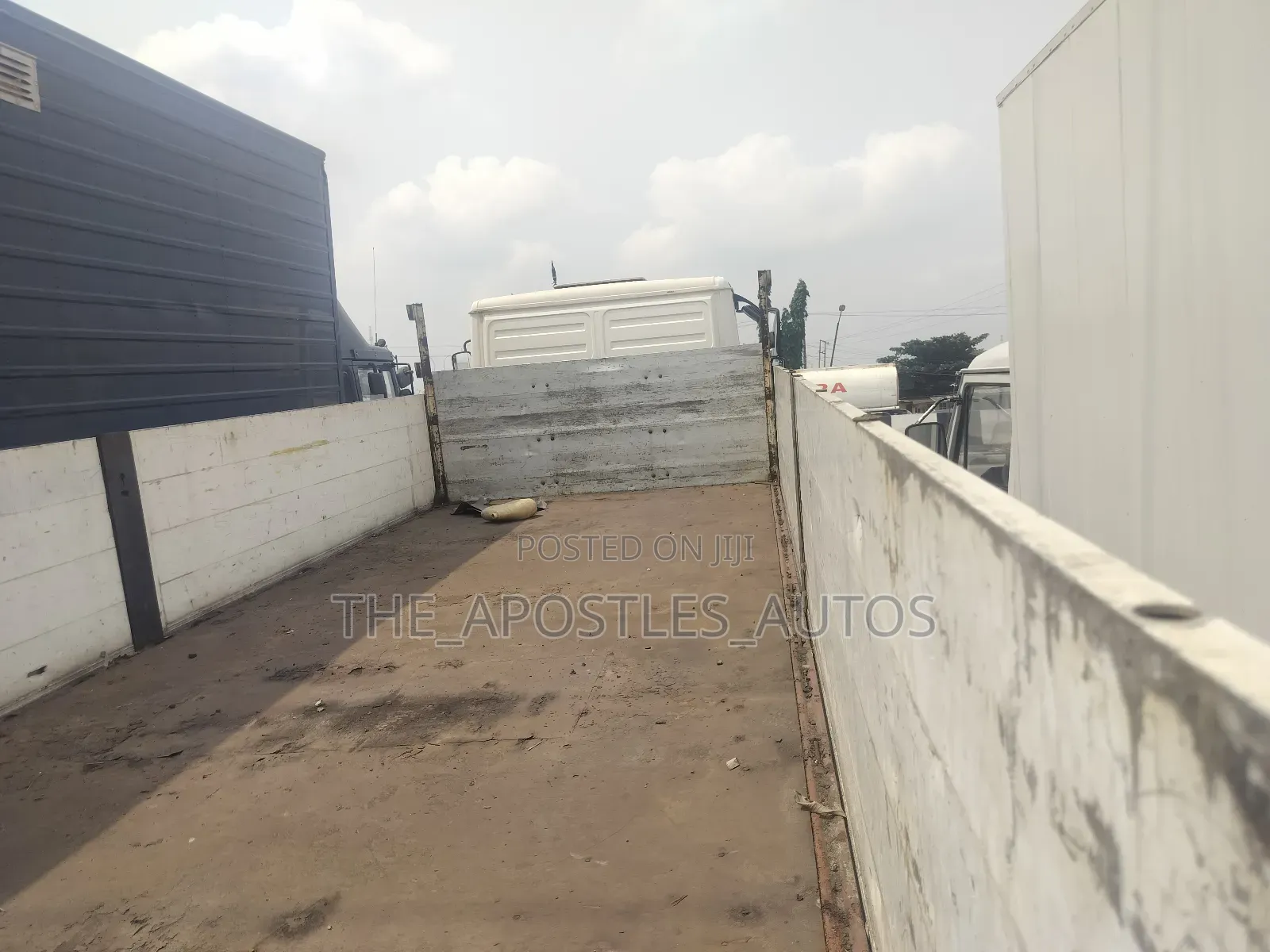 Mercedes Benz 1320 Truck With 8 Bolt