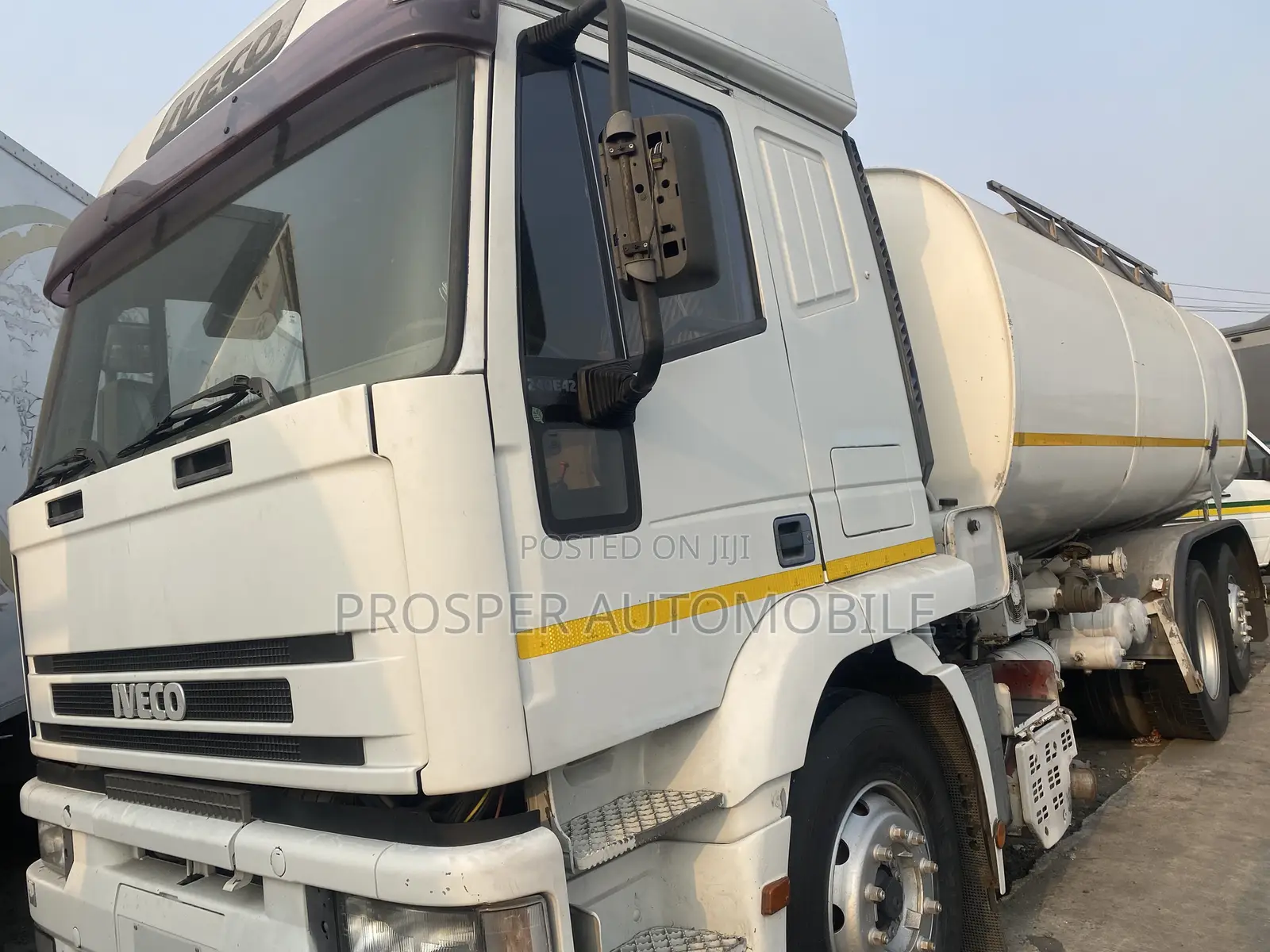 Iveco Diesel Tank Truck 8 Tires