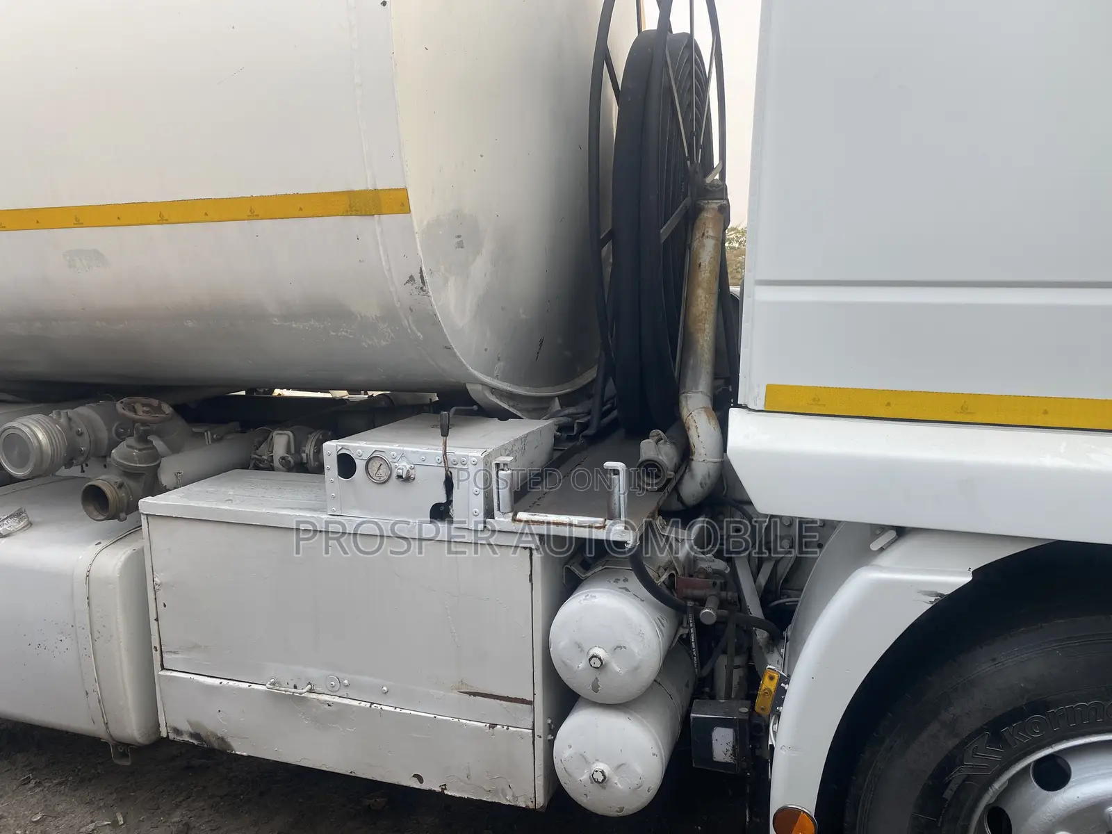 Iveco Diesel Tank Truck 8 Tires