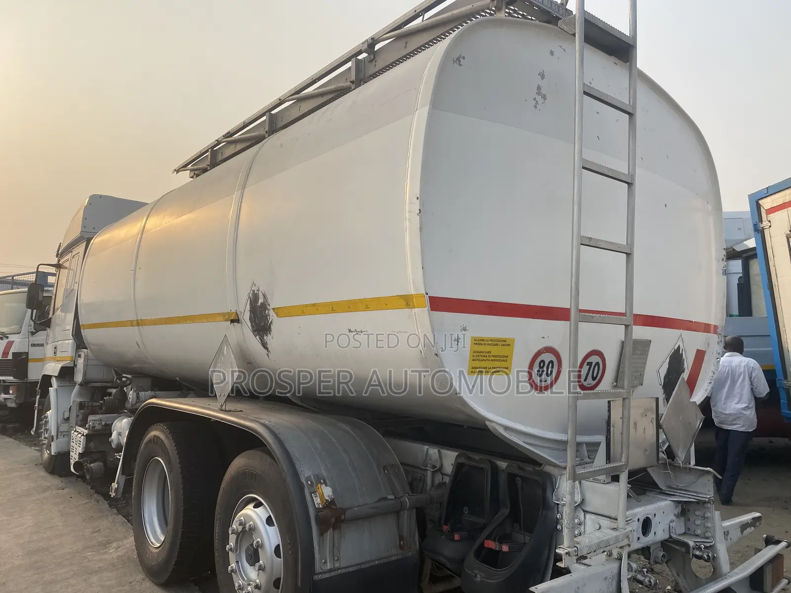 Iveco Diesel Tank Truck 8 Tires