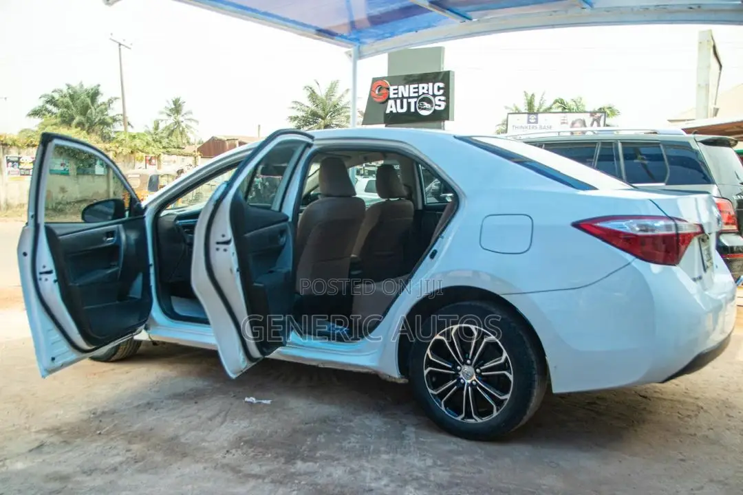 Toyota Corolla 2015 White