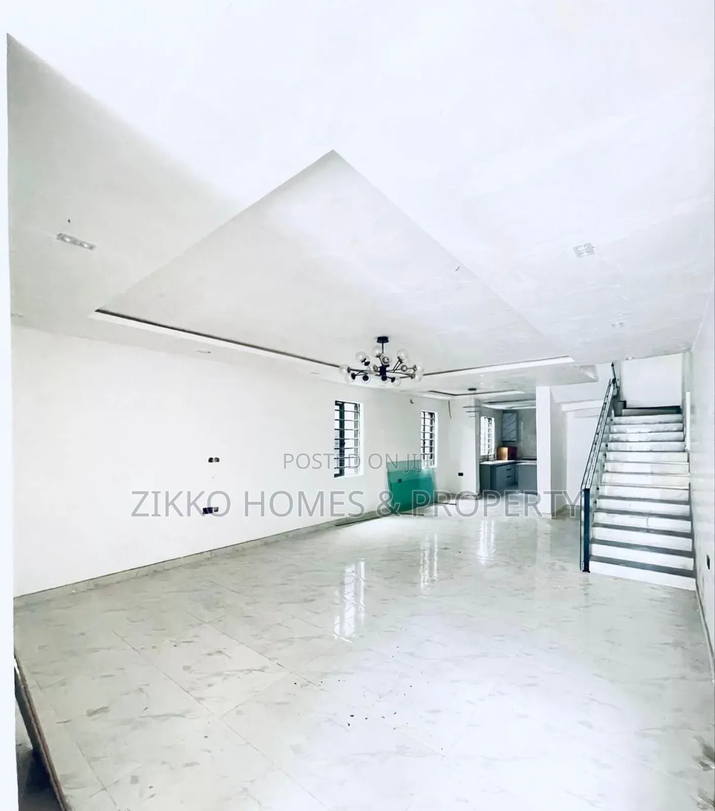 5bdrm Duplex in Ologolo, Lekki for sale