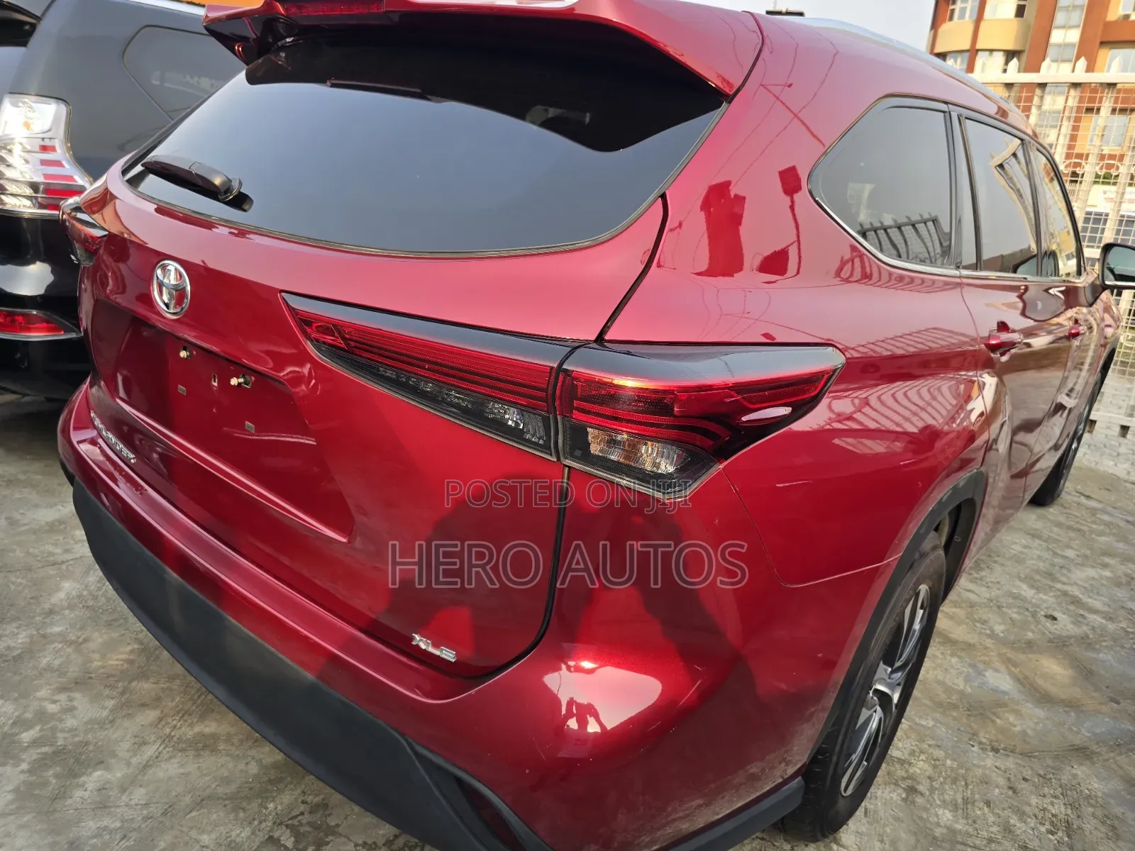 Toyota Highlander XLE 2021 Red