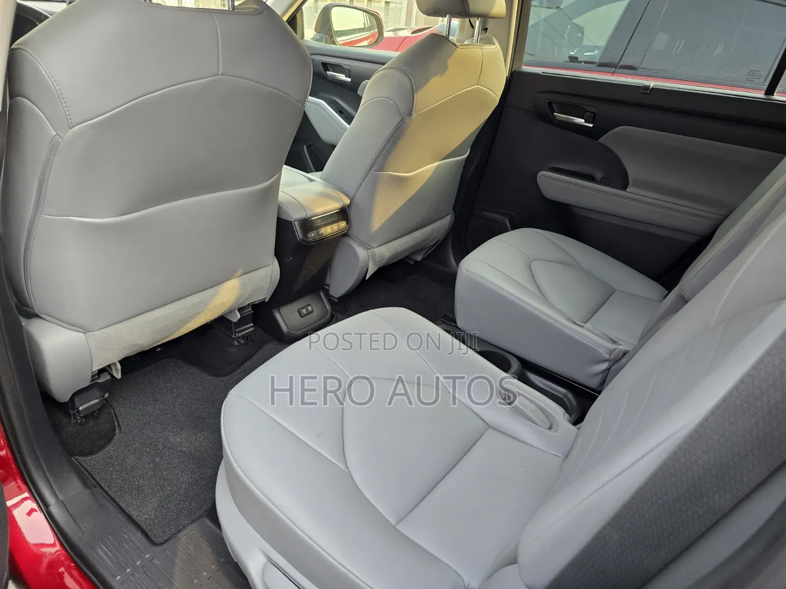 Toyota Highlander XLE 2021 Red