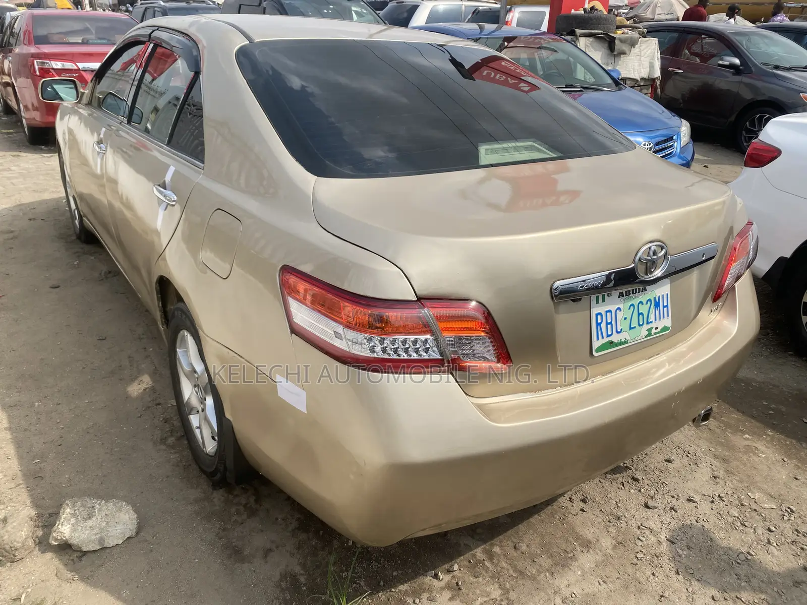 Toyota Camry LE 4dr Sedan (2.4L 4cyl 5A) 2009 Gold