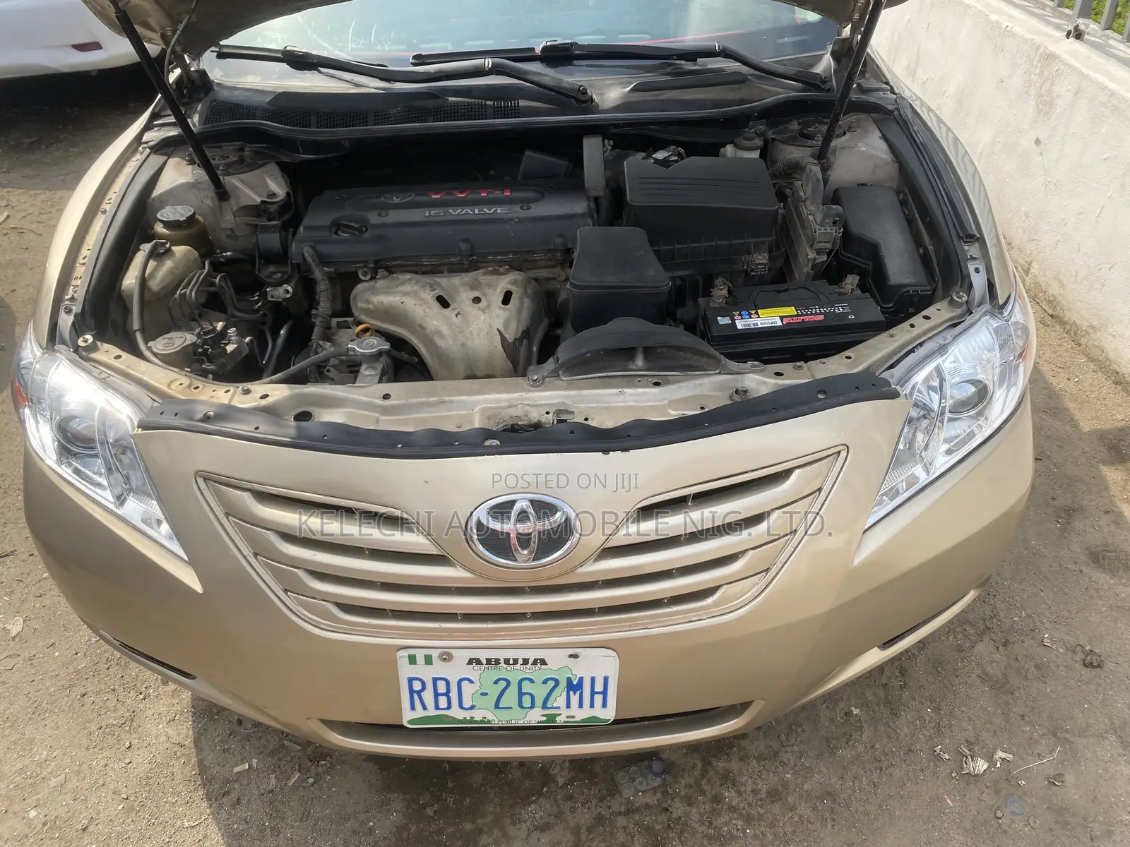 Toyota Camry LE 4dr Sedan (2.4L 4cyl 5A) 2009 Gold