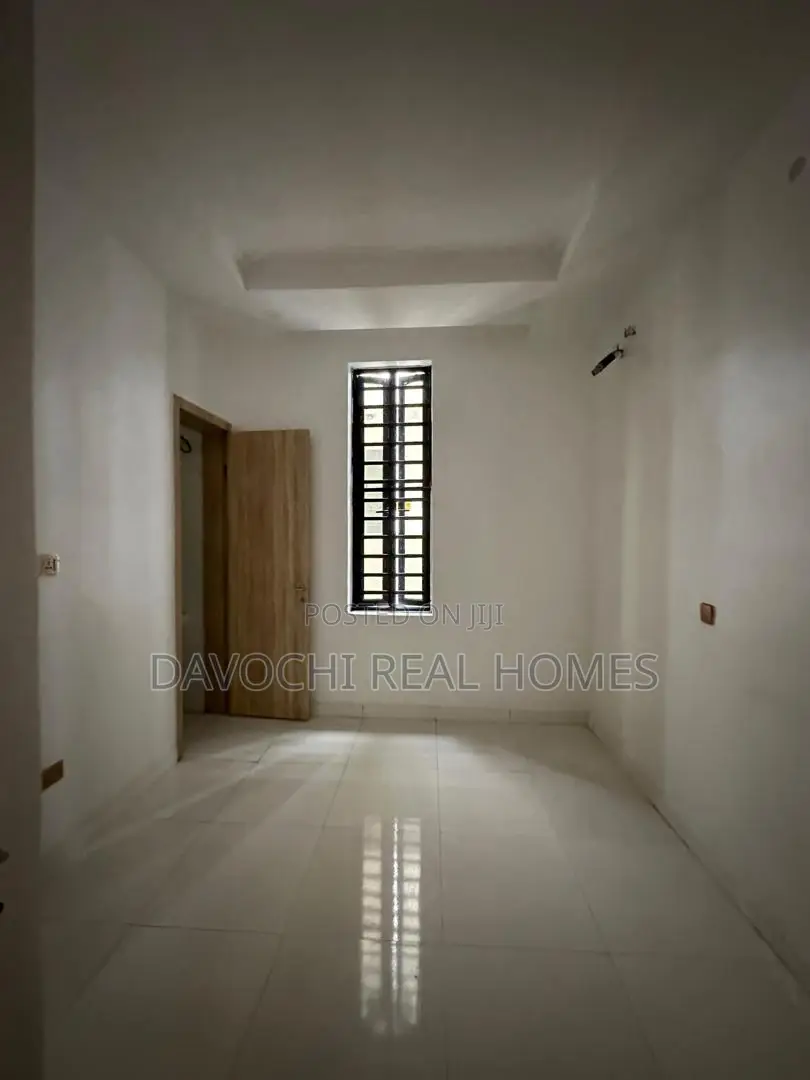 4bdrm Apartment in Orchid Road, Lekki for rent