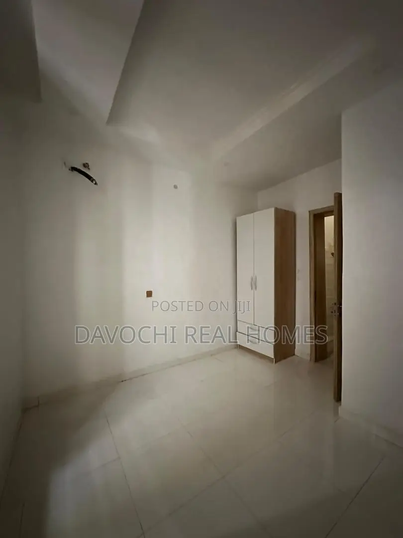 4bdrm Apartment in Orchid Road, Lekki for rent