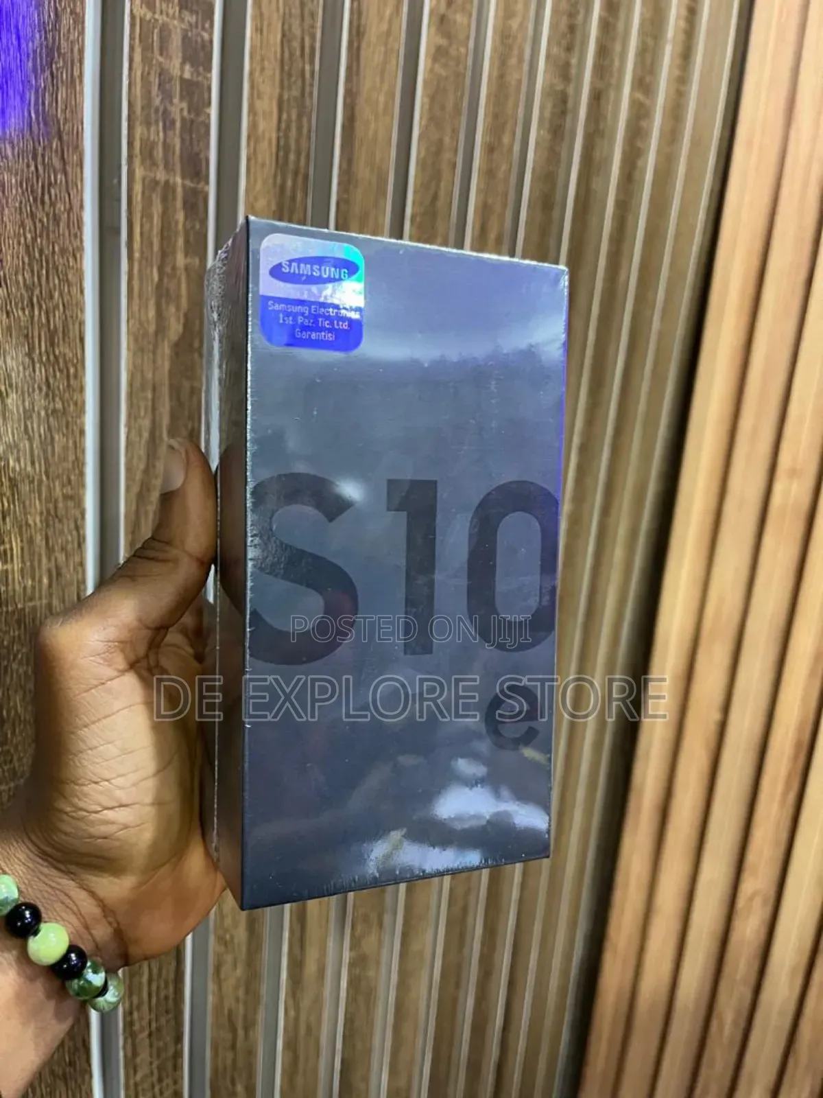New Samsung Galaxy S10e 128 GB Black