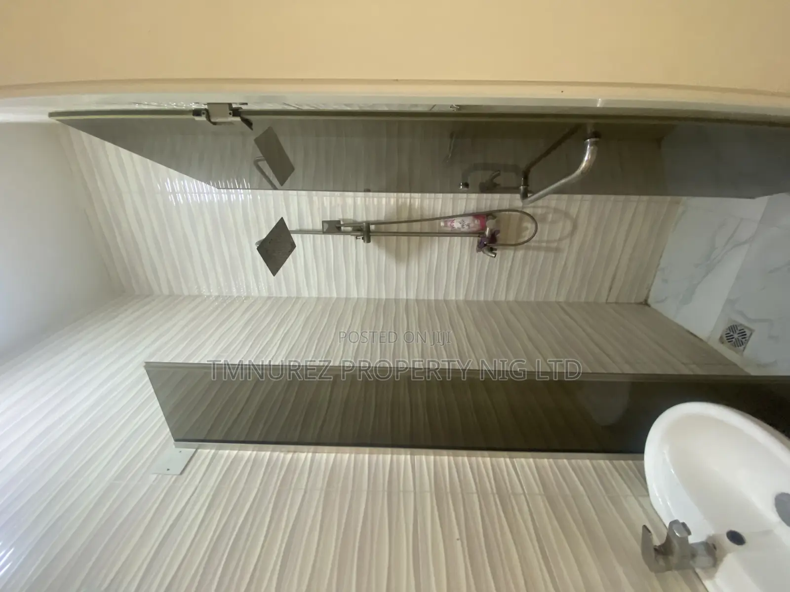 4bdrm Duplex in Osapa London, Lekki for rent
