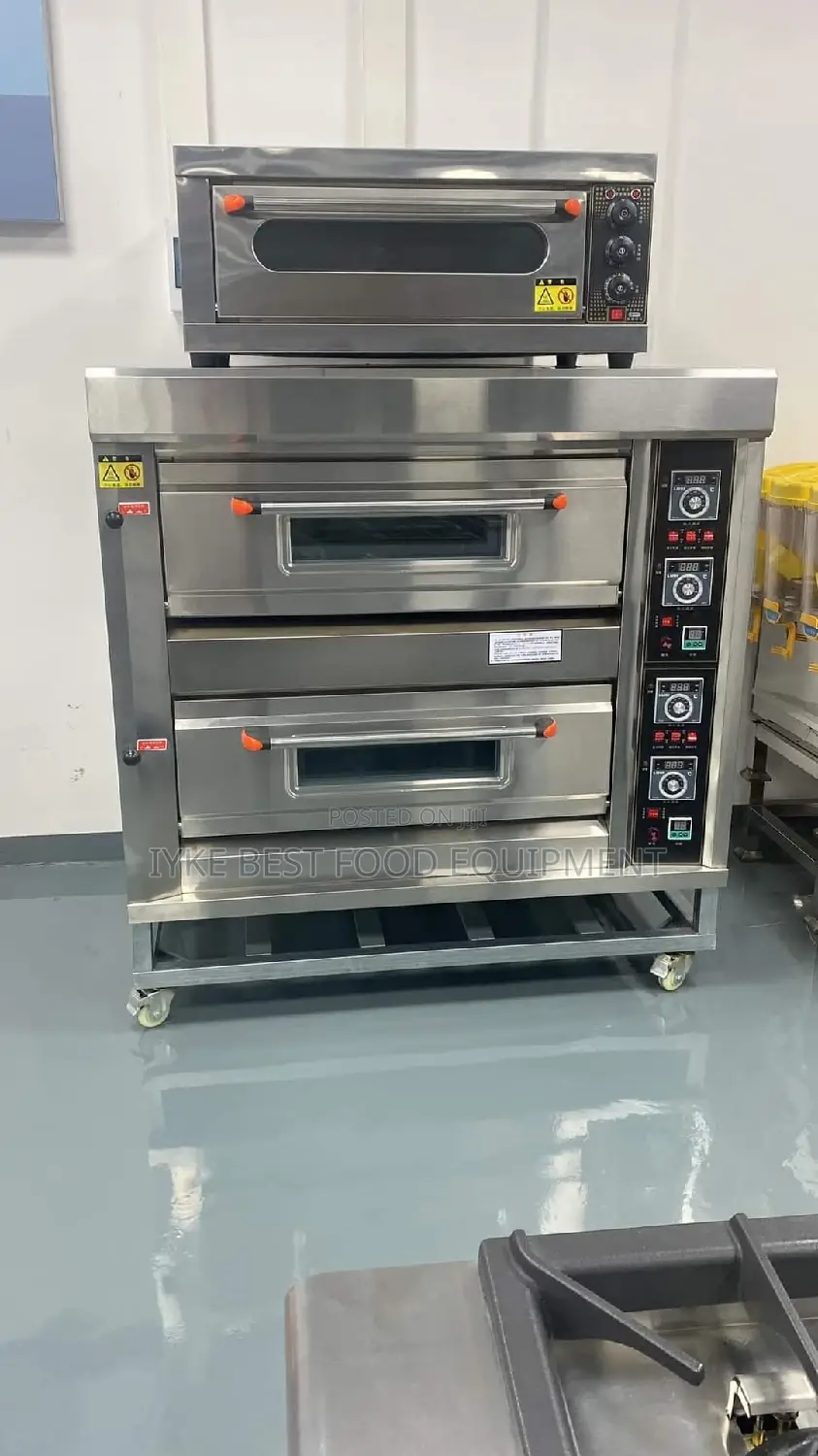4 Trays Gas Oven