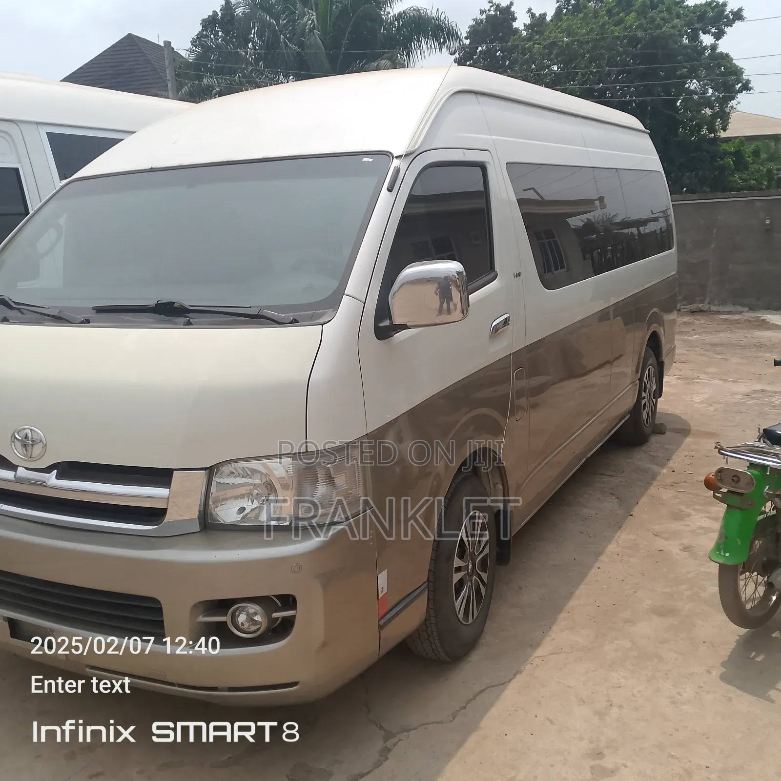 Toyota HiAce 2017 White