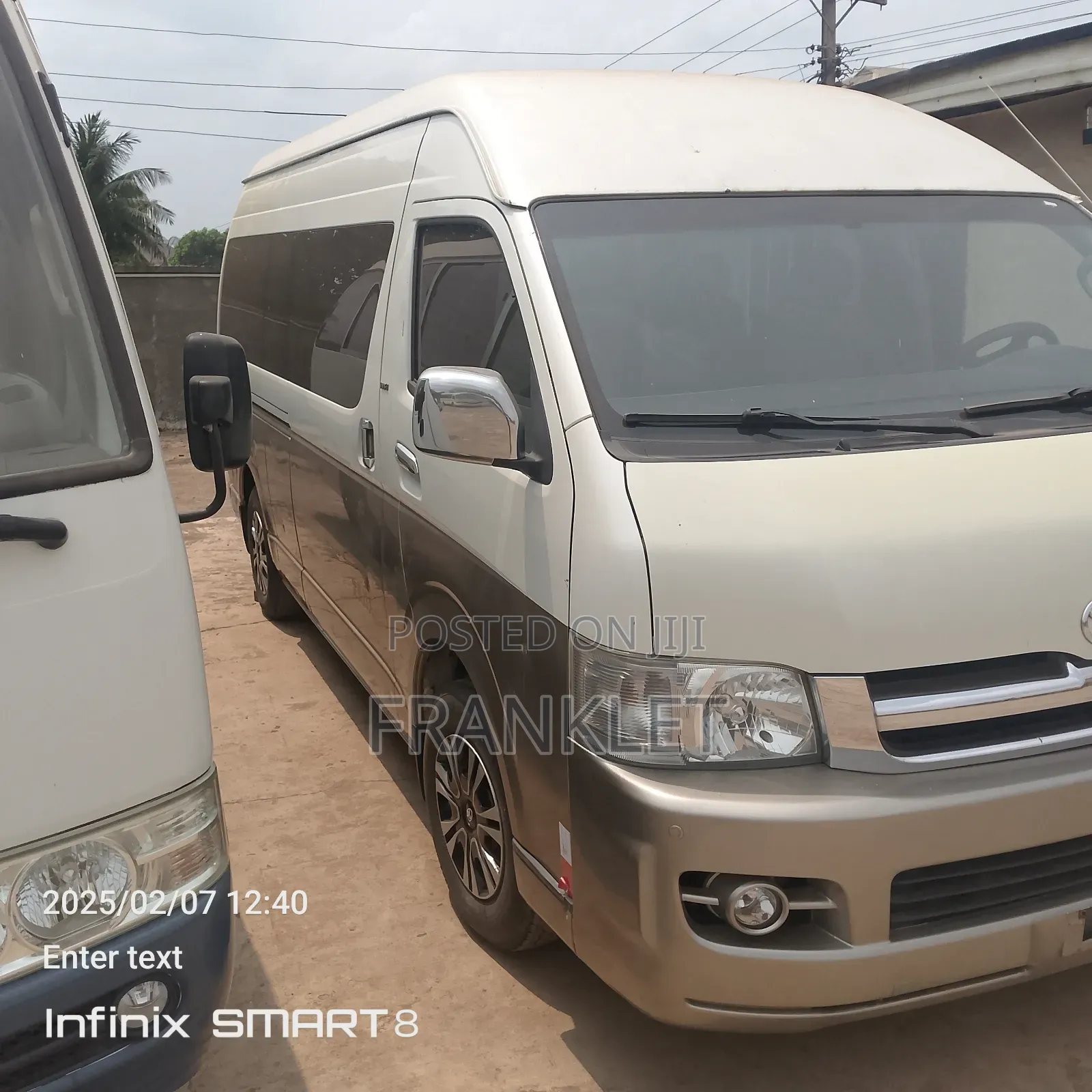 Toyota HiAce 2017 White